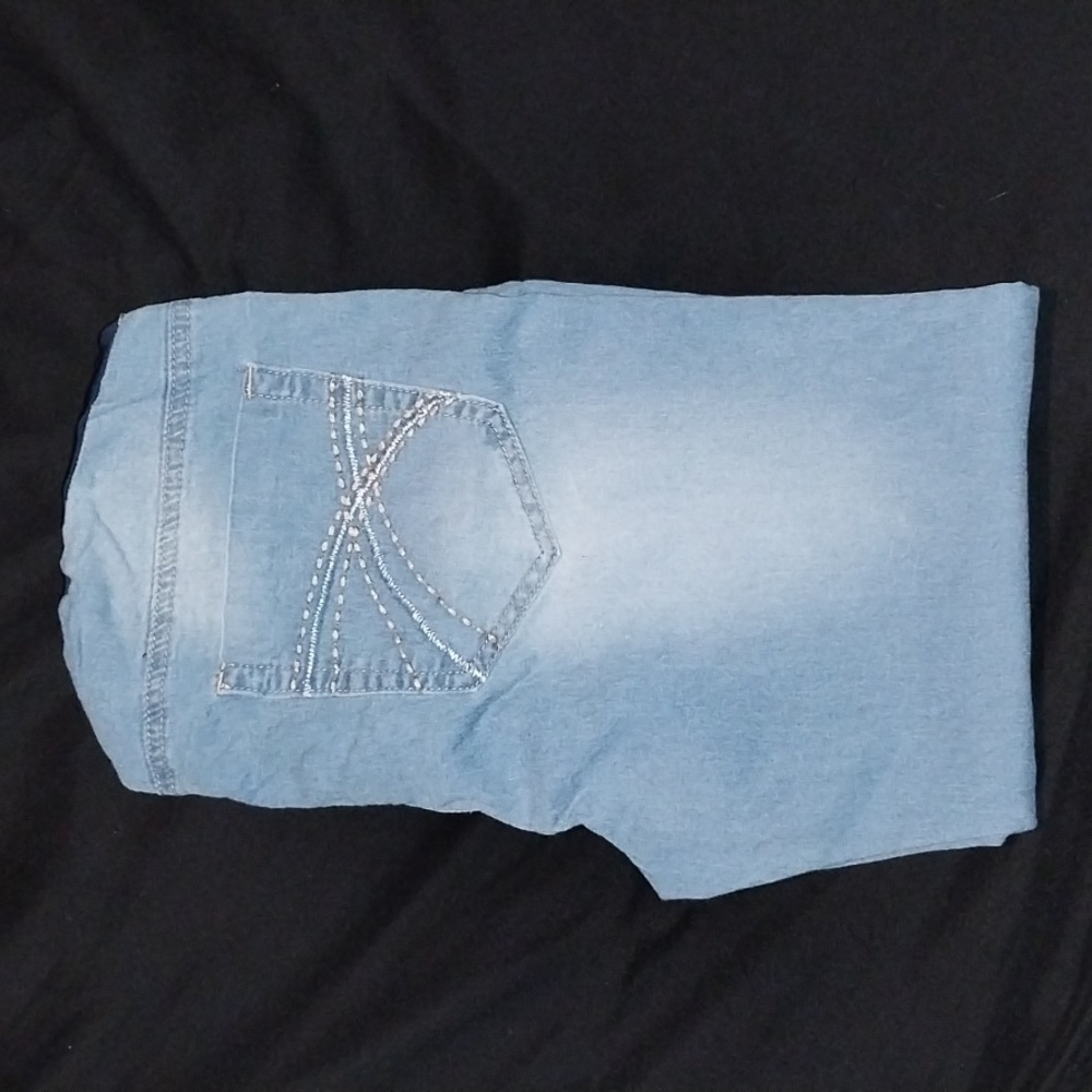 Maternity capris